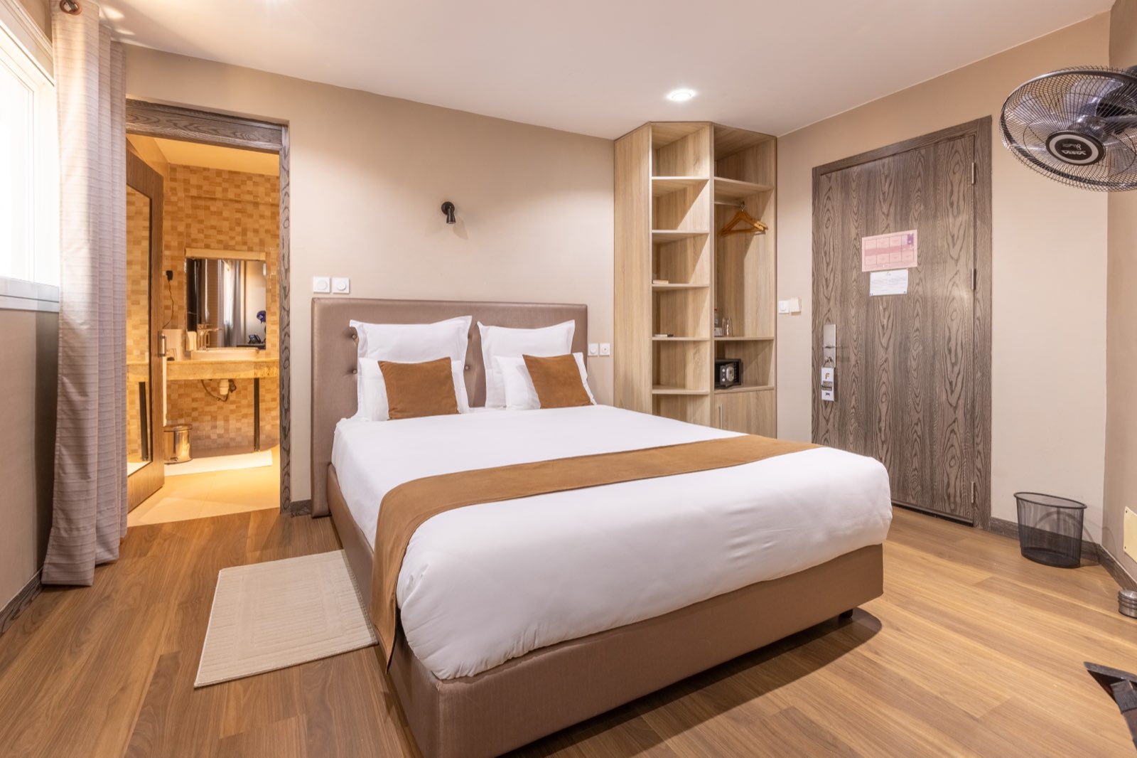 Détails matières nobles — Chambre CONFORT+