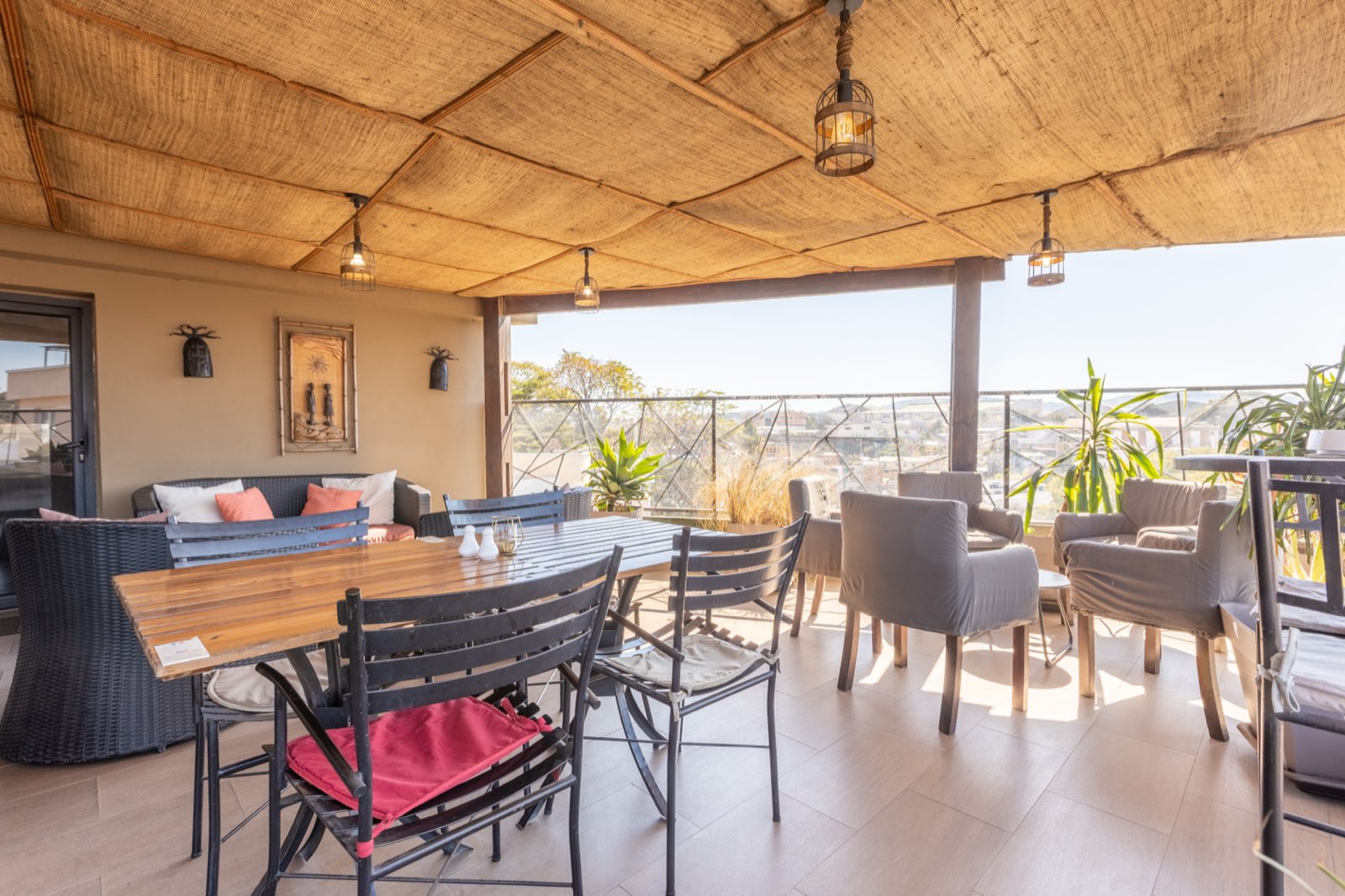 IL VIAGGIO Rooftop — terrasse panoramique italienne du Fly-Inn Madagascar